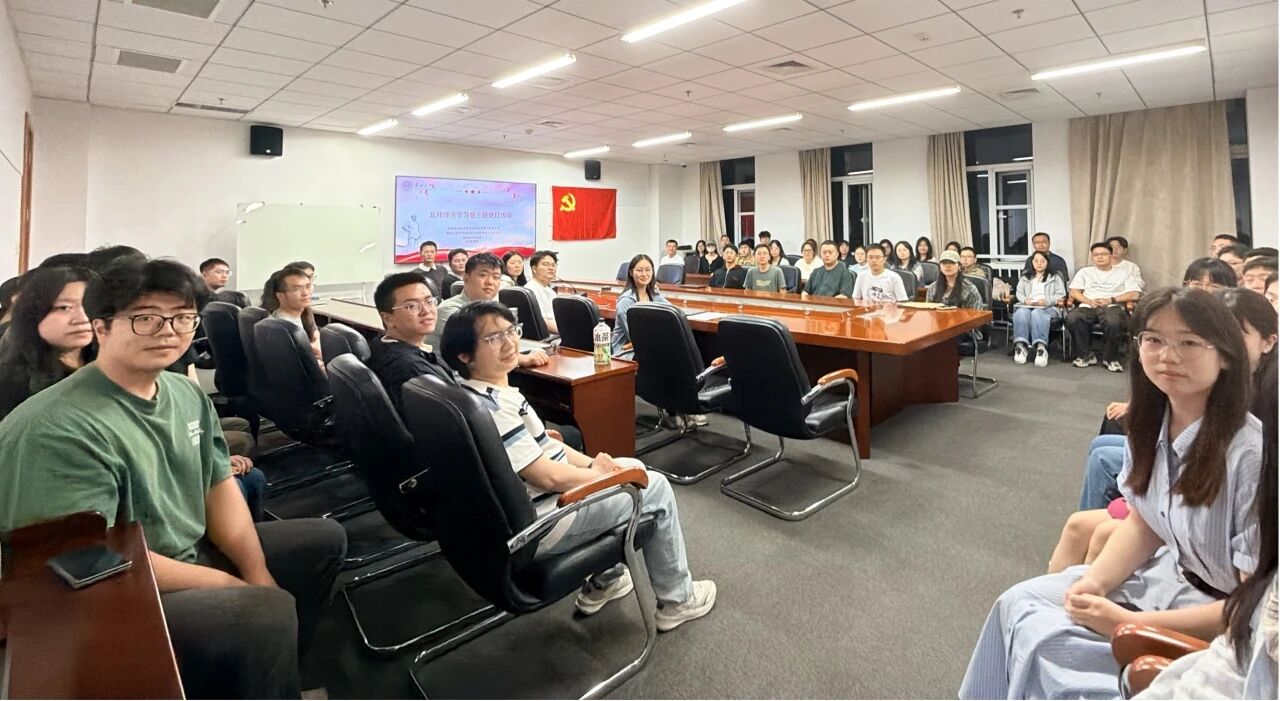 欧洲杯压球官网正规渠道政治学博士生党