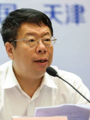 提供政策咨询为担当的高校智库